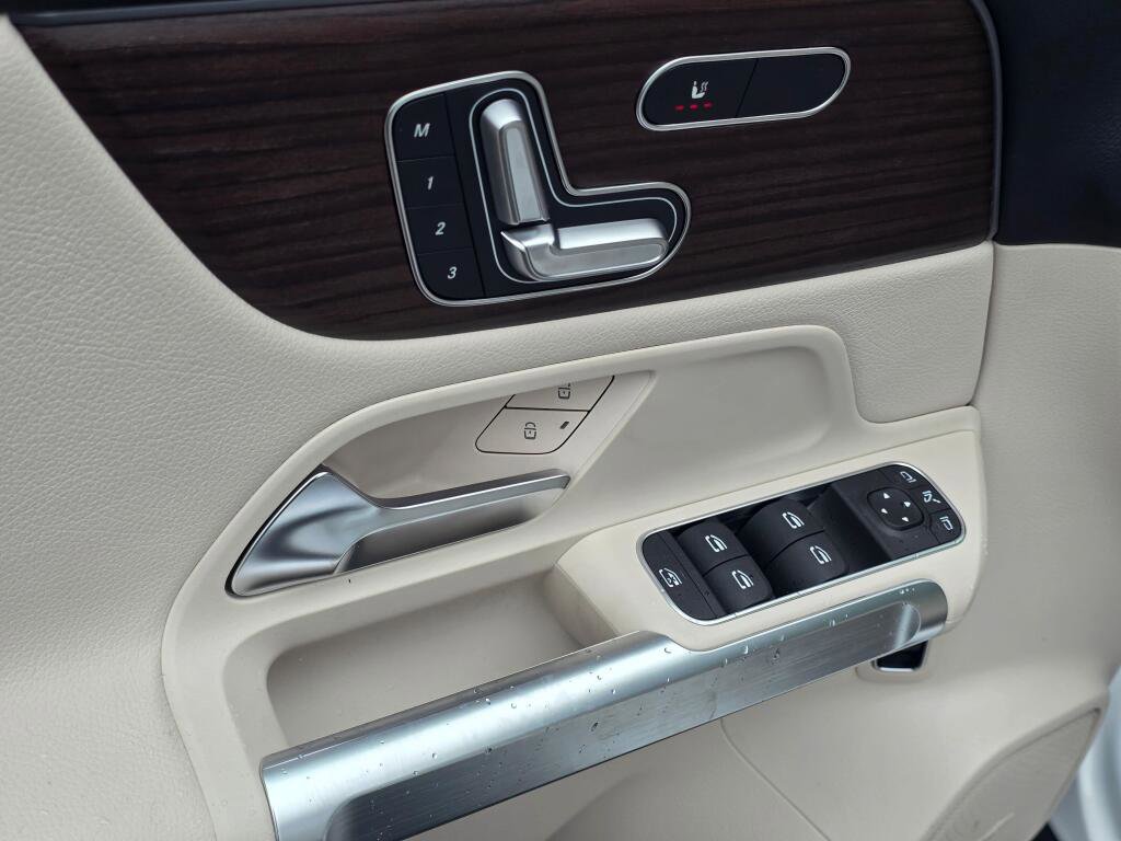 New 2026 Mercedes-Benz GLB 250 4MATIC image 33