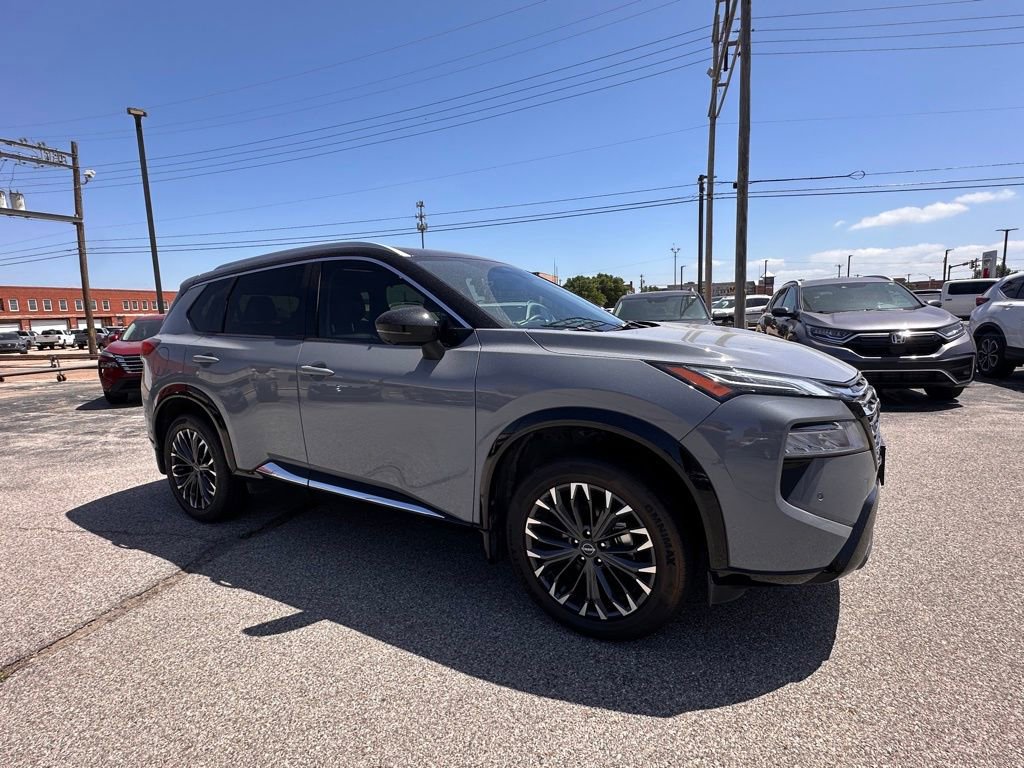 Certified 2024 Nissan Rogue Platinum w/ Platinum Premium Package FWD image 11