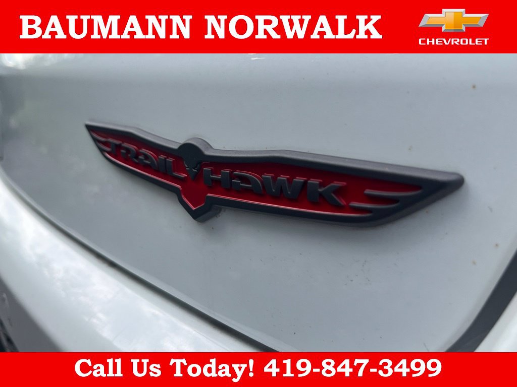 Used 2025 Jeep Compass Trailhawk AWD/4WD image 13
