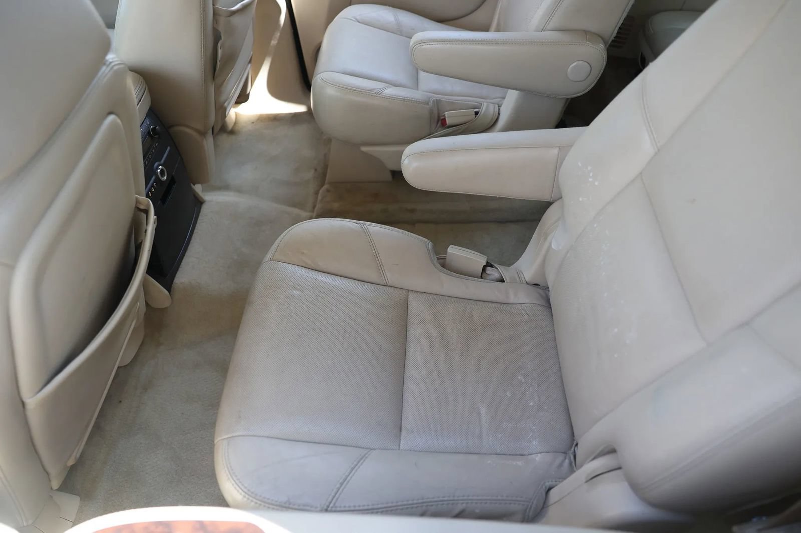 Used 2007 Cadillac Escalade ESV AWD w/ Information Package image 23
