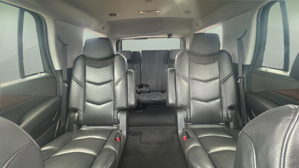 Used 2020 Cadillac Escalade Luxury w/ Escalade Sport Edition AWD/4WD image 10