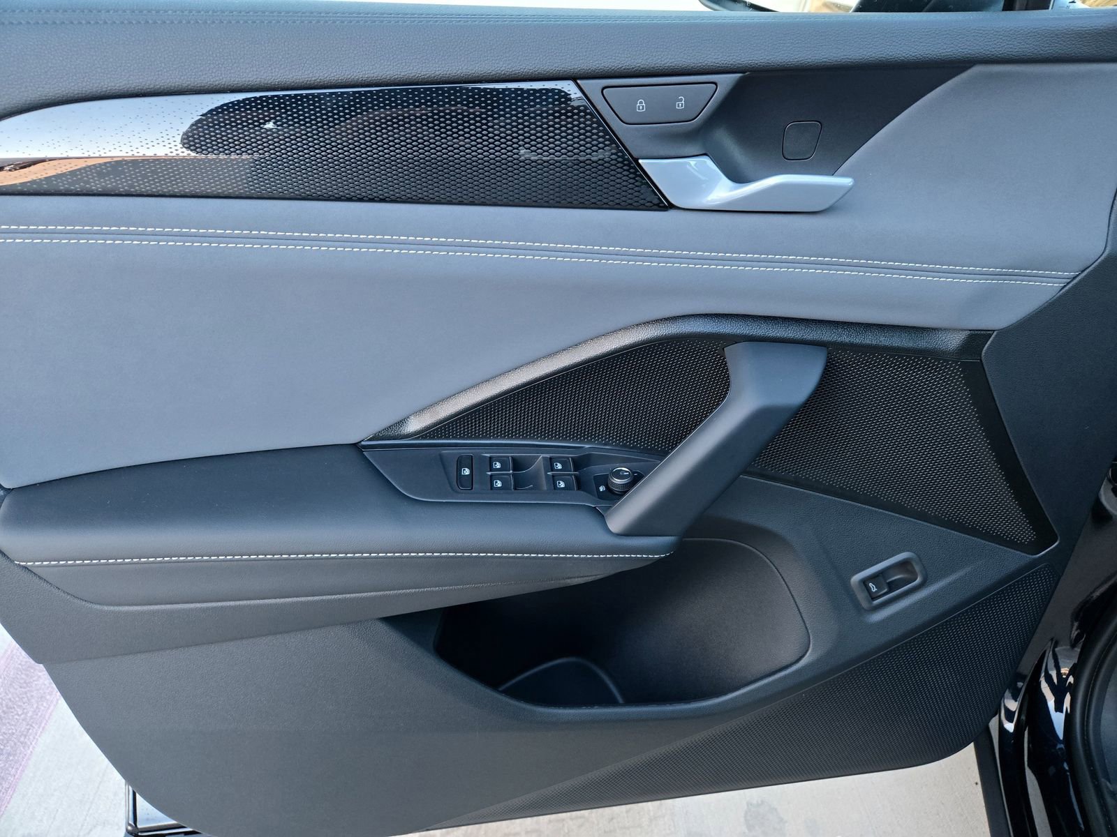 New 2026 Volkswagen Tiguan SE image 18