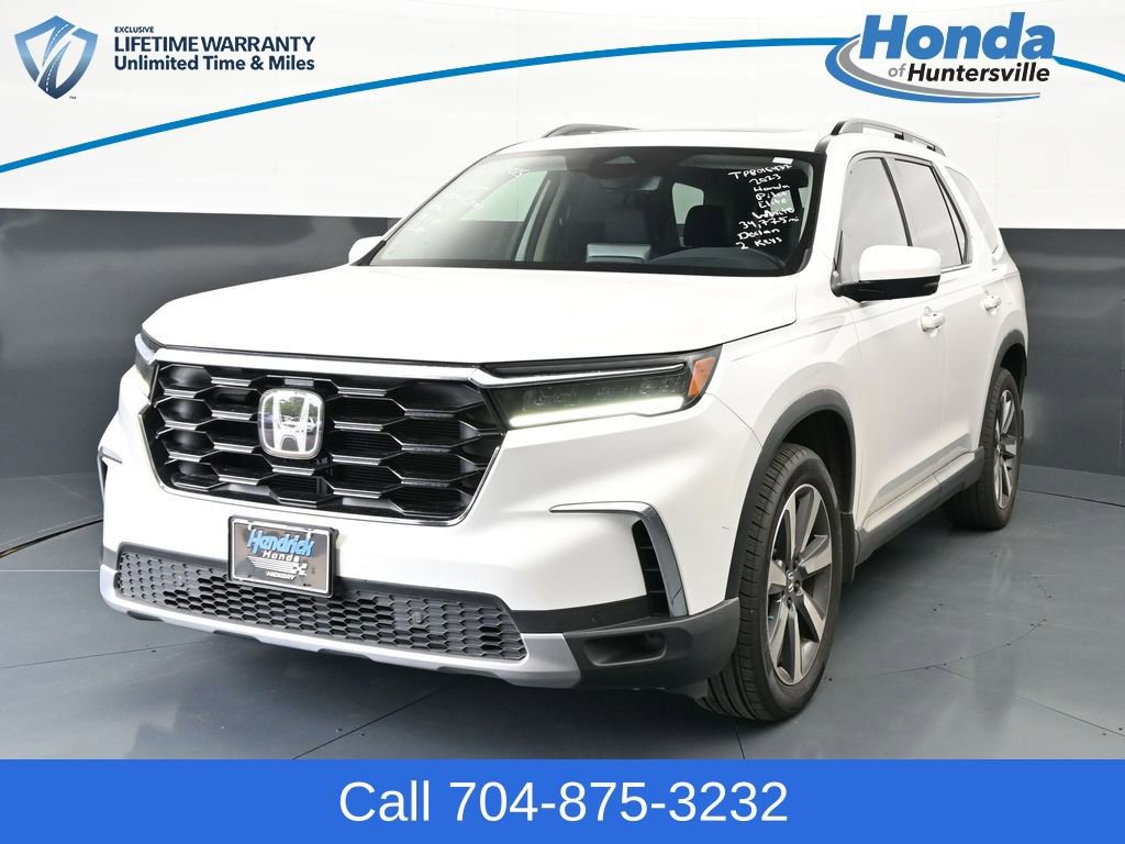 Used 2023 Honda Pilot Touring image 3
