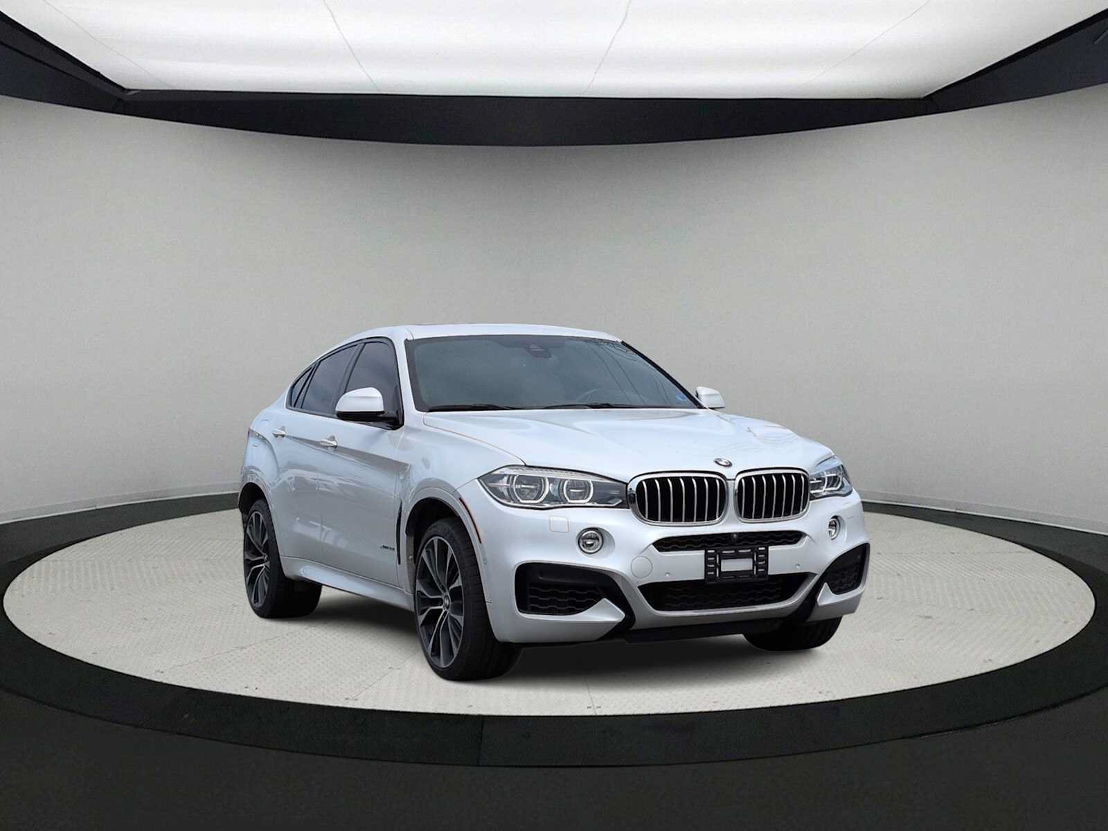 Used 2019 BMW X6 xDrive50i w/ M Sport Package AWD/4WD image 2