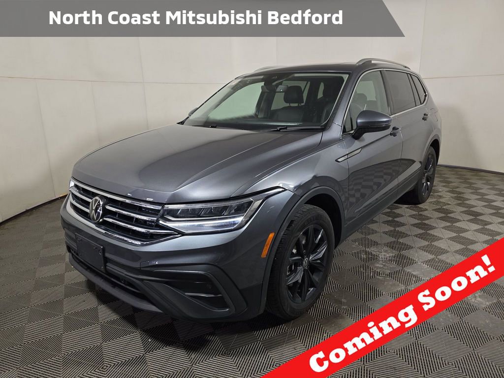 Used 2024 Volkswagen Tiguan SE w/ Panoramic Sunroof Package