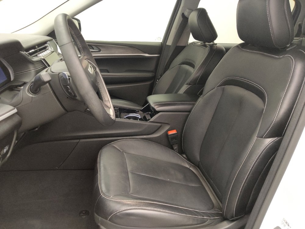 Used 2023 Jeep Grand Cherokee L Limited image 17