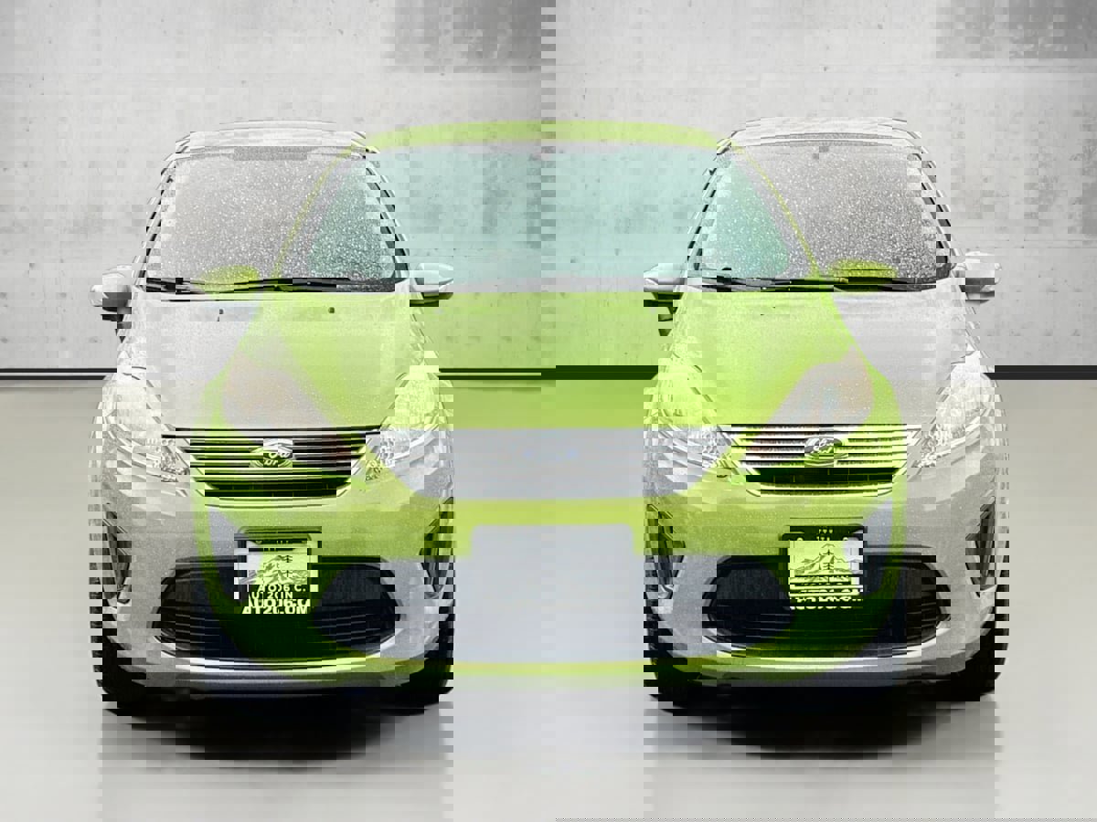 Used 2013 Ford Fiesta SE image 2