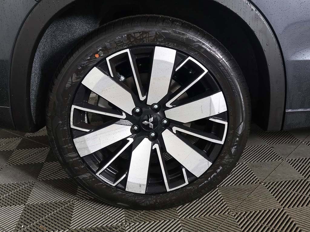 New 2026 Mitsubishi Outlander SEL image 24