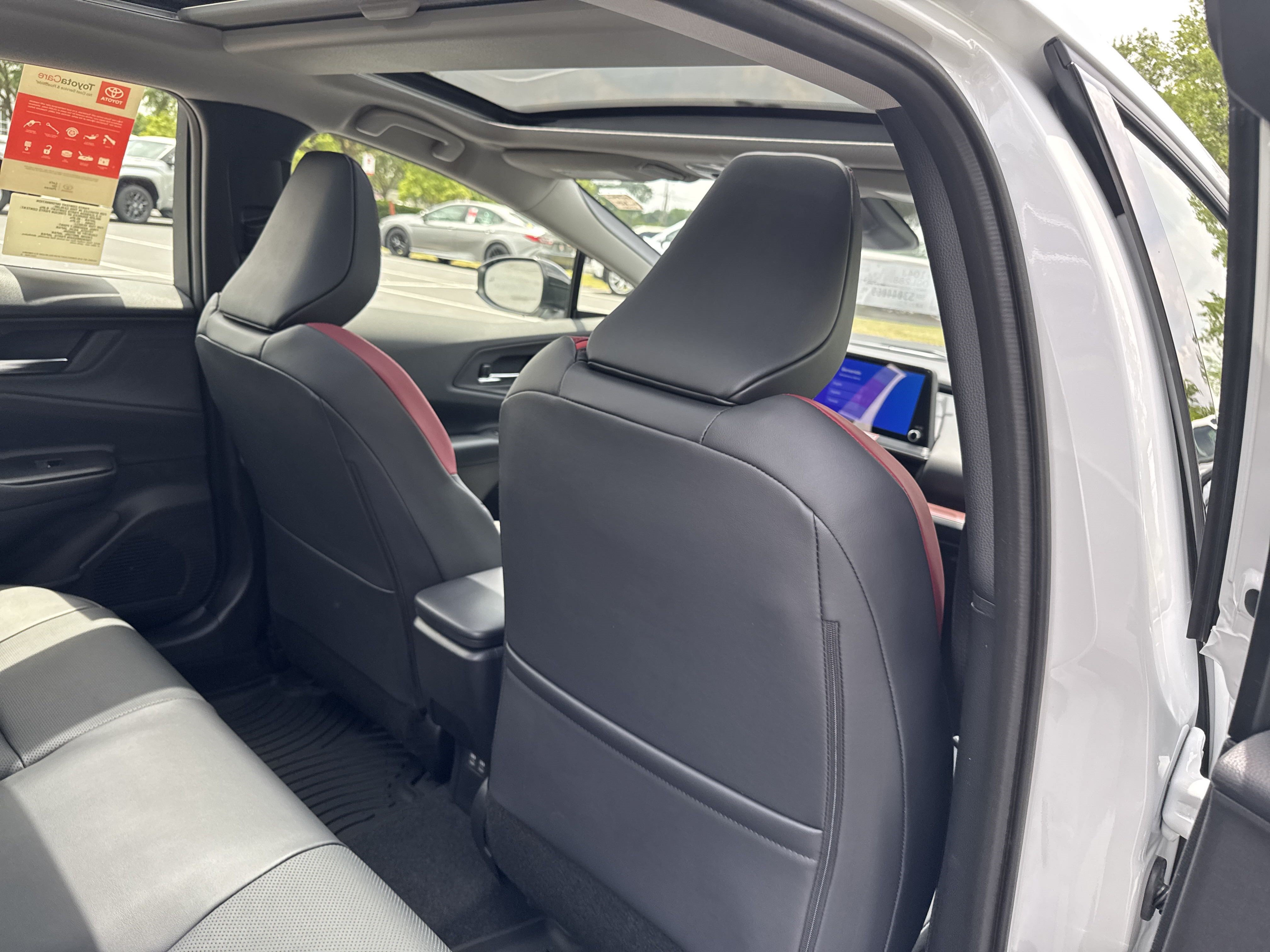 New 2025 Toyota Prius Plug-In Hybrid FWD image 30
