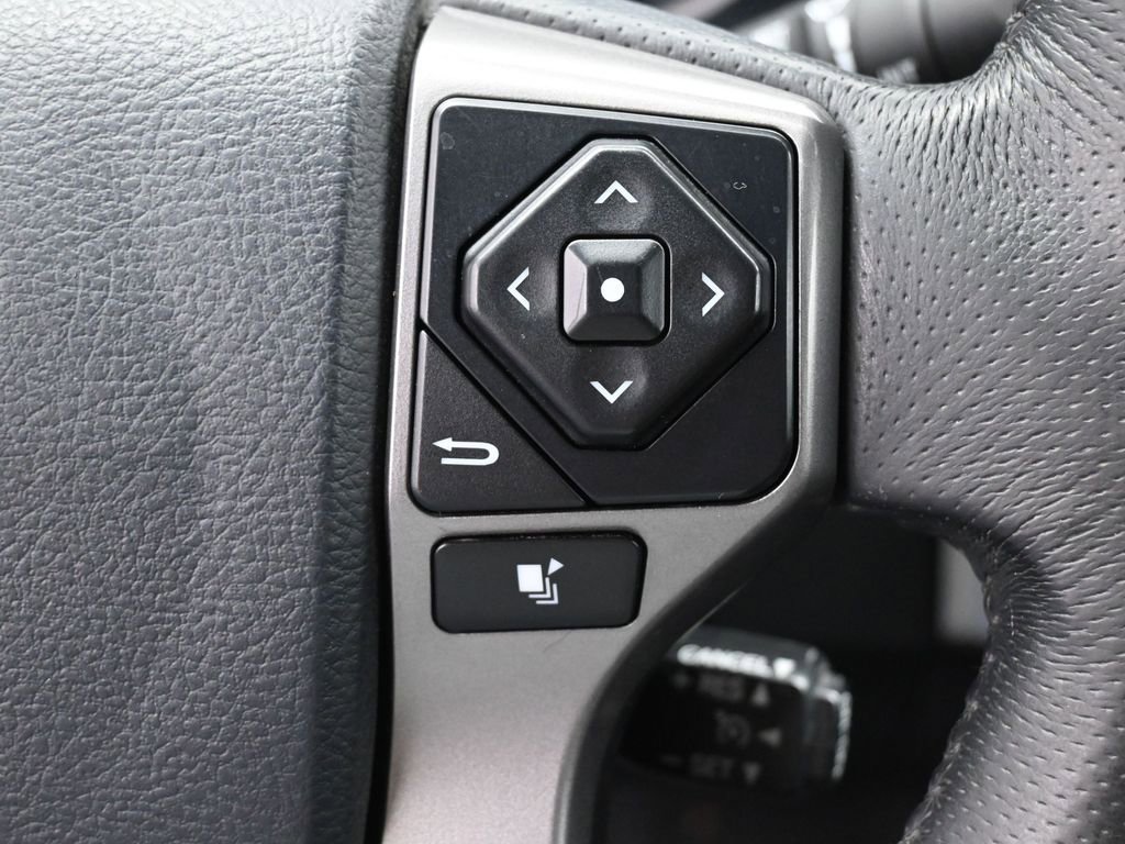 Used 2017 Toyota Tacoma Limited AWD/4WD image 16