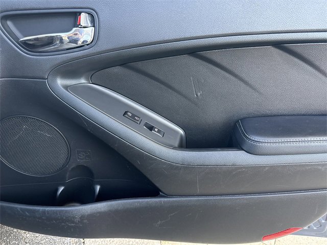 Used 2016 Kia Forte EX image 32