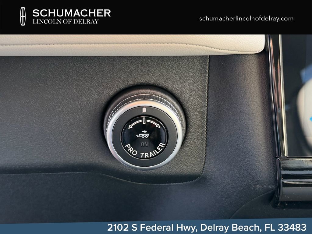 New 2026 Lincoln Navigator L Premier AWD/4WD image 18