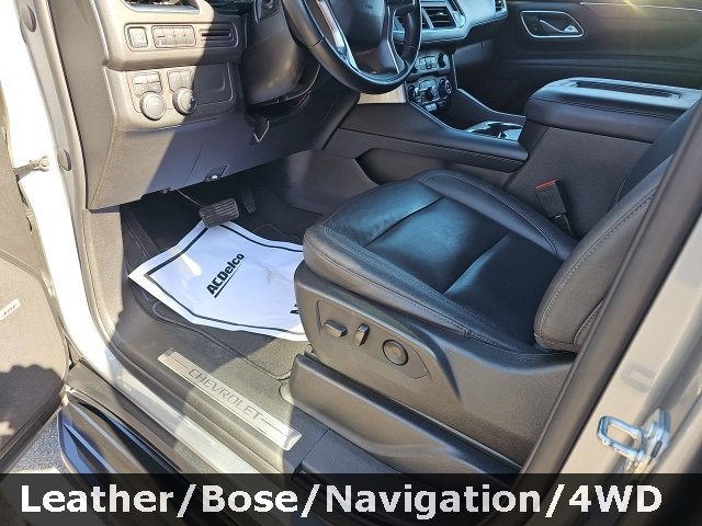 Used 2023 Chevrolet Suburban LT image 12