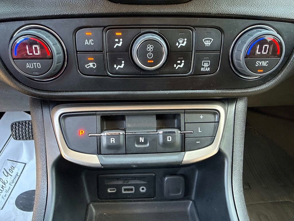 Used 2024 GMC Terrain Denali w/ Denali Premium Package image 23