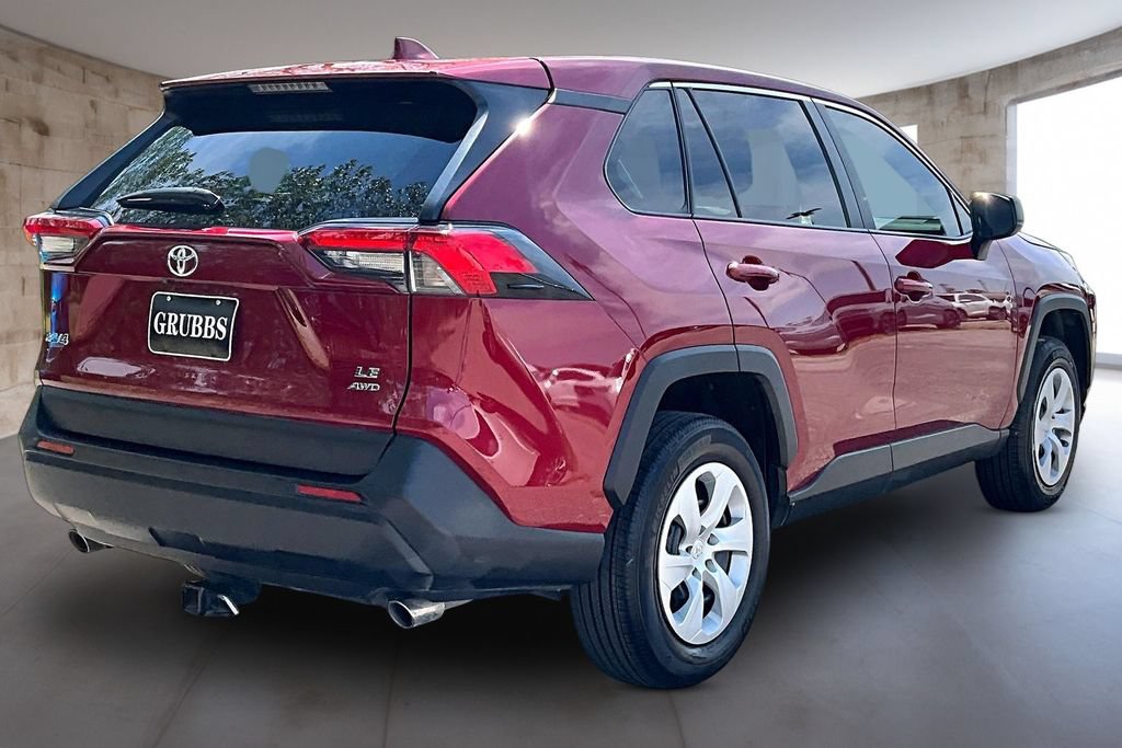 Used 2024 Toyota RAV4 LE AWD/4WD image 2