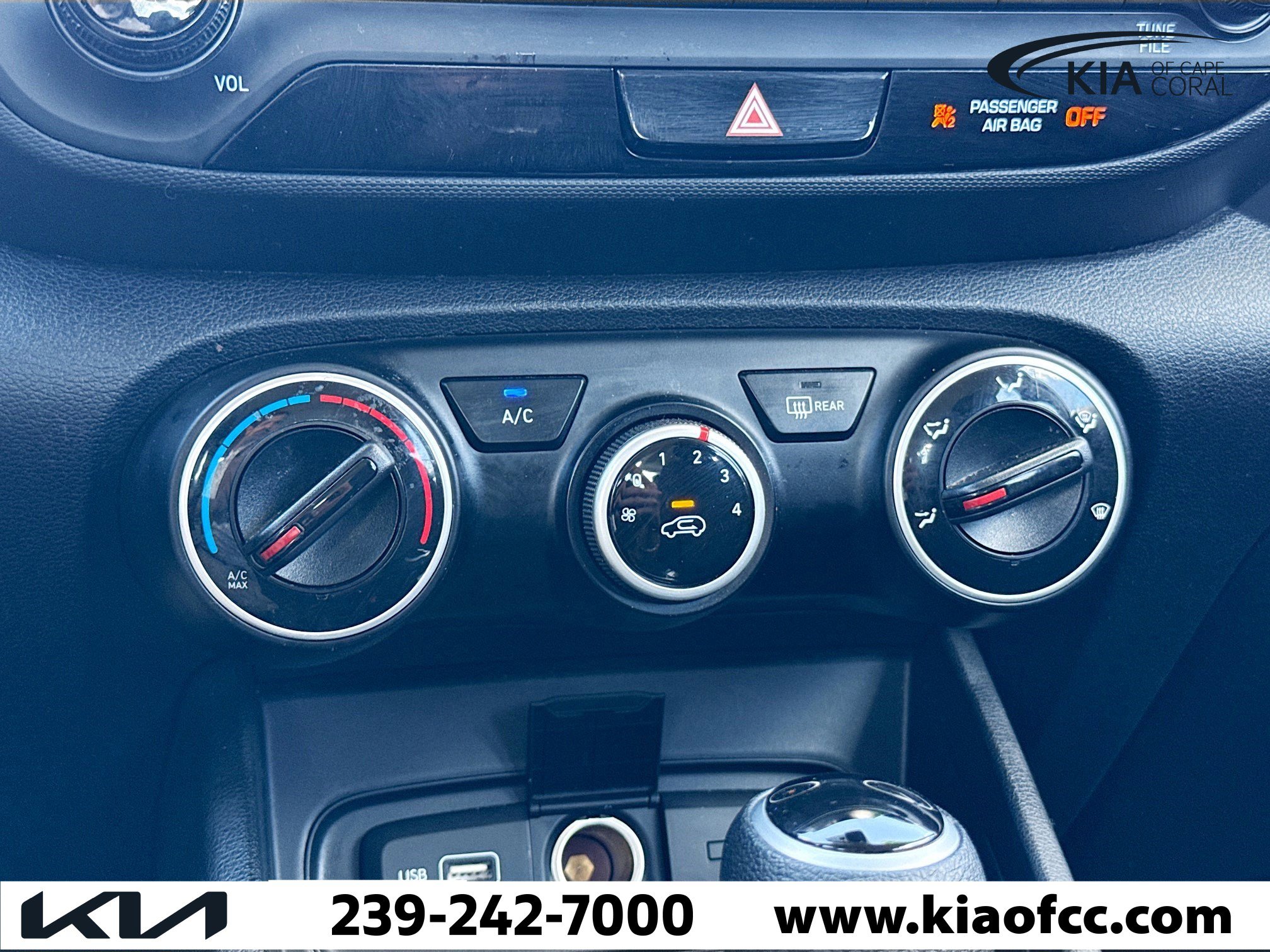 Used 2022 Hyundai Venue SE image 29