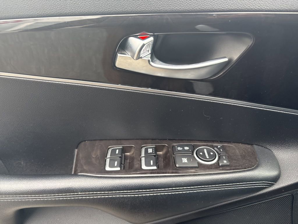 Used 2018 Kia Sorento LX image 9