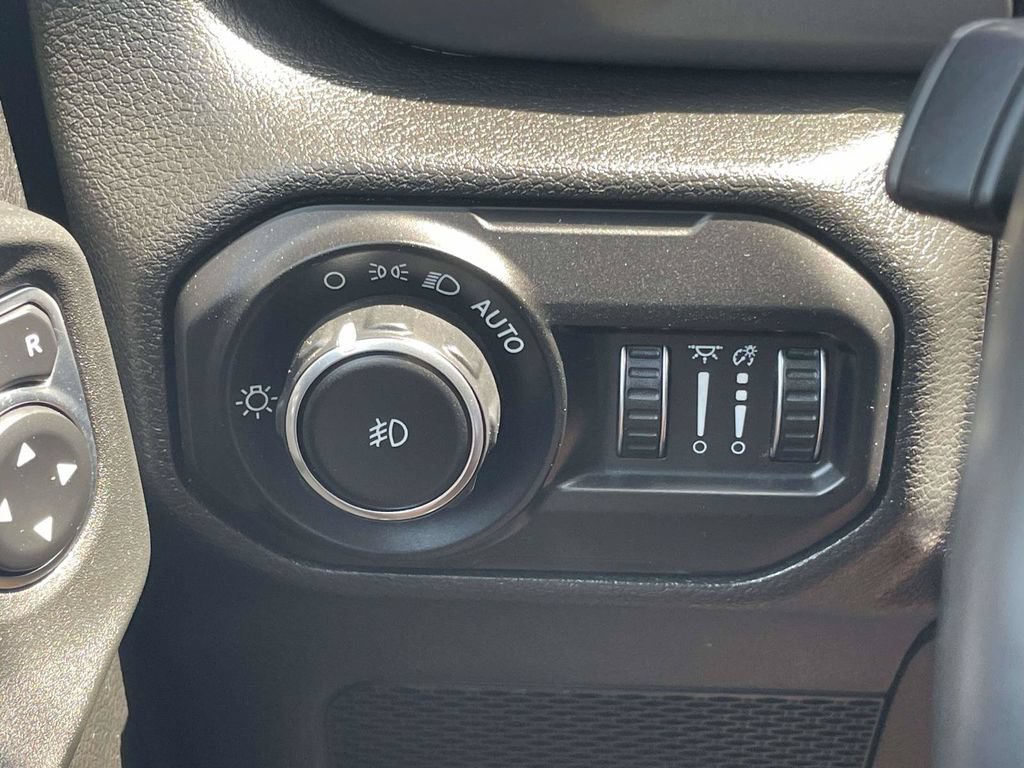 Used 2022 Jeep Wrangler Sport AWD/4WD image 26