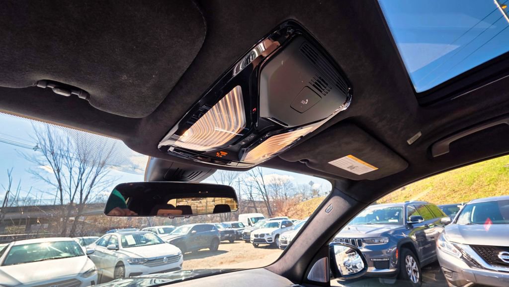 Used 2021 BMW X7 M50i w/ Dynamic Handling Package image 50