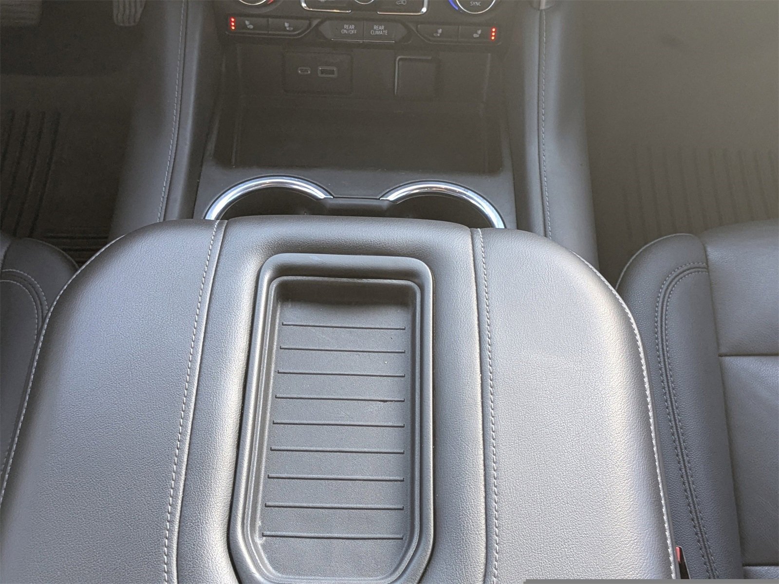 Used 2022 Chevrolet Suburban Z71 image 19