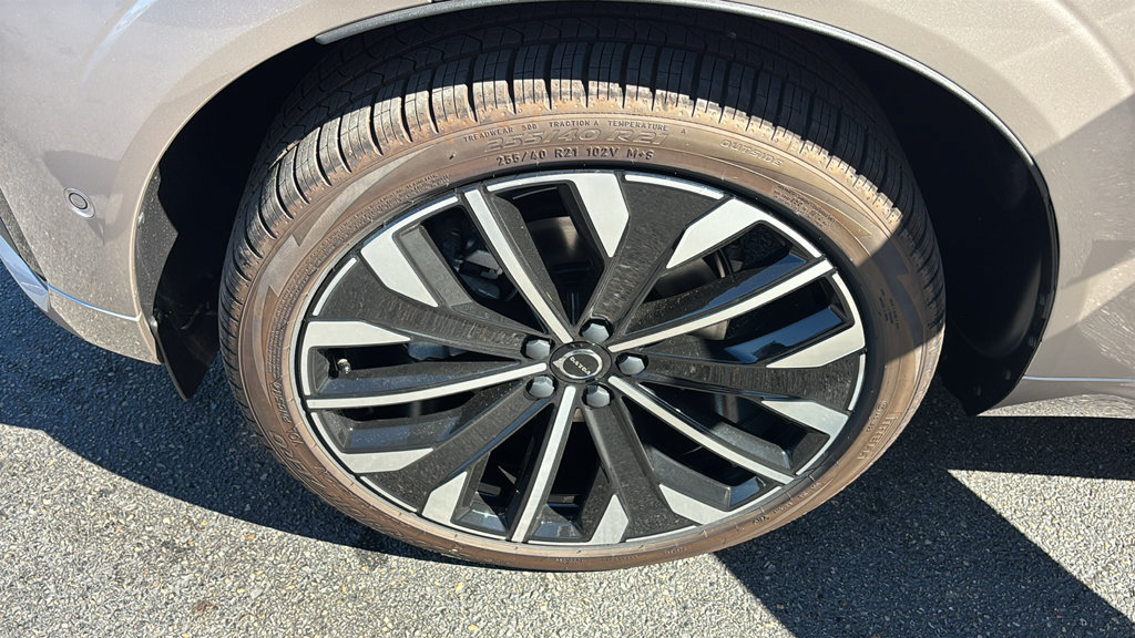 New 2027 Volvo XC60 B5 Ultra AWD/4WD image 32