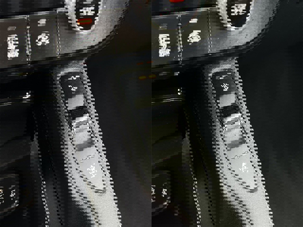 Used 2024 Kia Telluride SX w/ Towing Package image 17