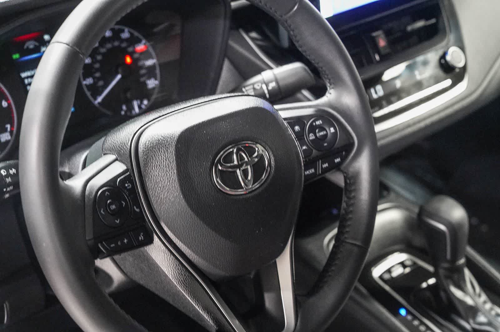Used 2024 Toyota Corolla SE w/ SE Package FWD image 21