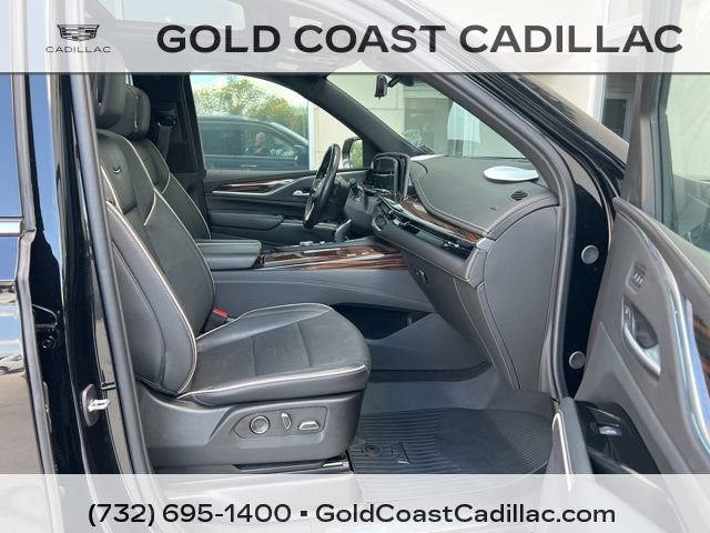 Certified 2024 Cadillac Escalade ESV Premium Luxury w/ LPO, Floor Liner Package AWD/4WD image 4