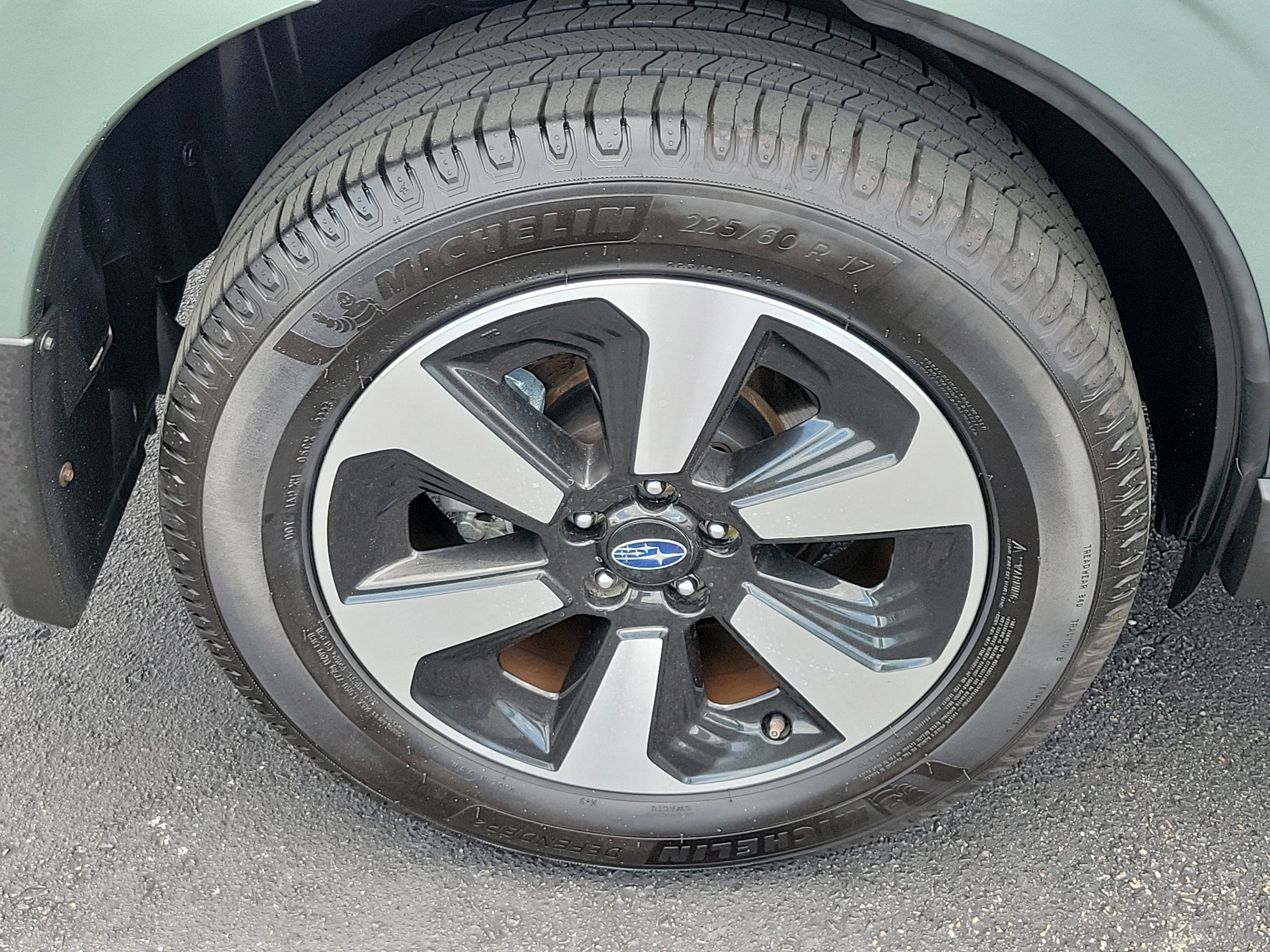Used 2017 Subaru Forester 2.5i Limited AWD/4WD image 10