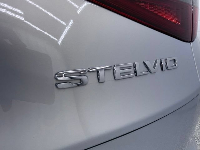 Used 2023 Alfa Romeo Stelvio Ti AWD/4WD image 10