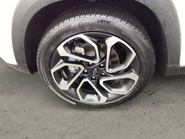 Used 2025 Chevrolet Trax RS image 14