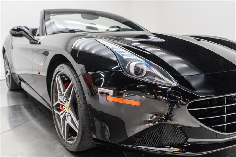 Used 2017 Ferrari California T RWD image 30