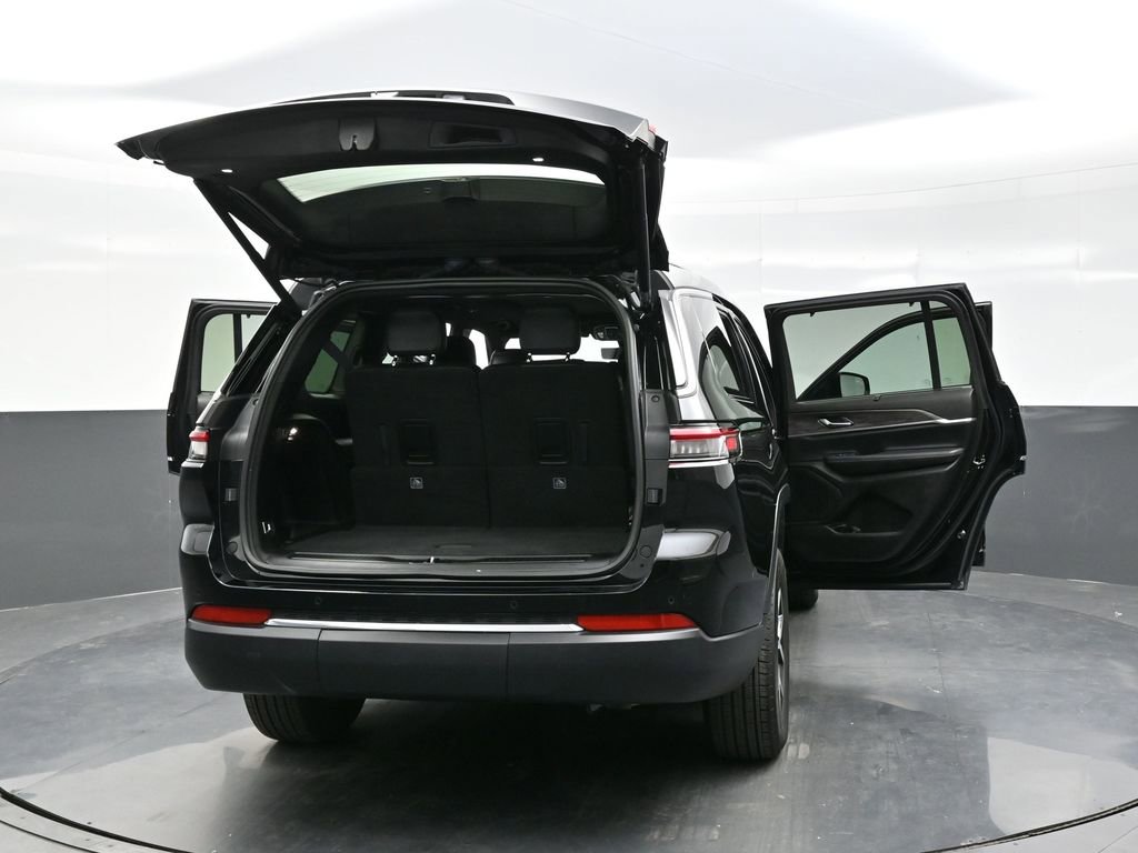 Used 2024 Jeep Grand Cherokee L Limited w/ Luxury Tech Group II image 39