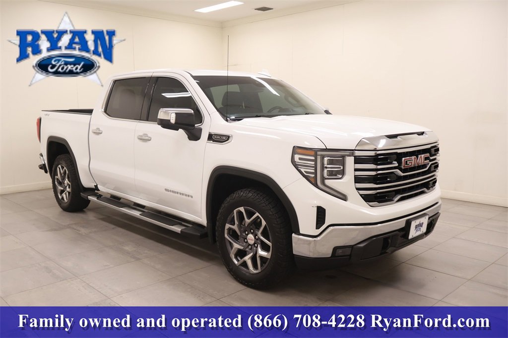 Used 2022 GMC Sierra 1500 SLT w/ SLT Convenience Package image 2