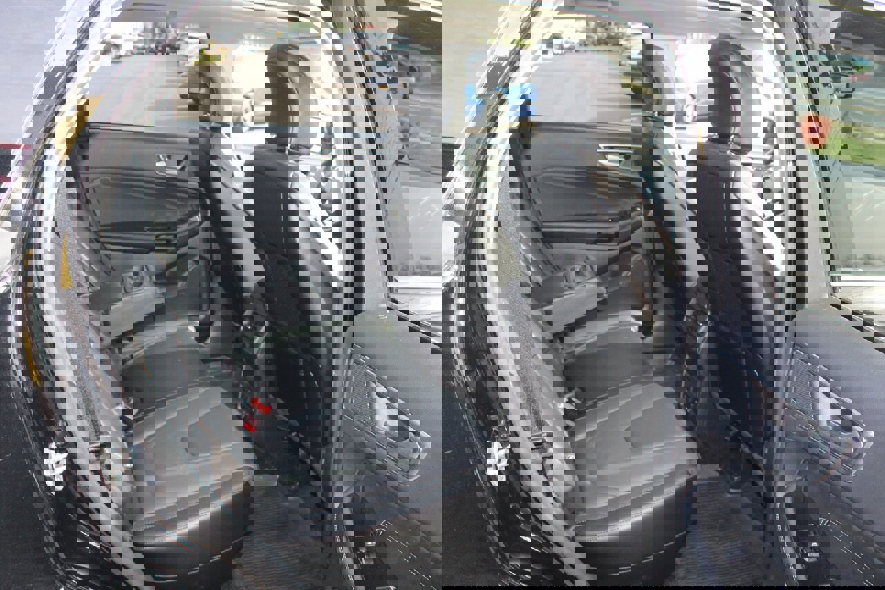 Used 2017 Ford Edge Titanium w/ Equipment Group 301A AWD/4WD image 14