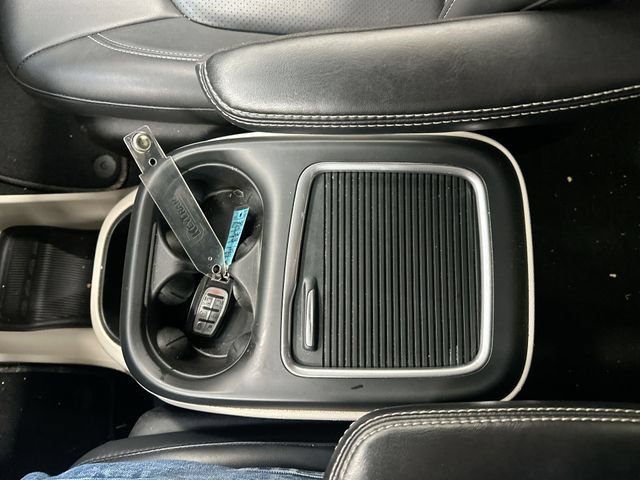 Used 2024 Chrysler Pacifica Limited FWD image 23
