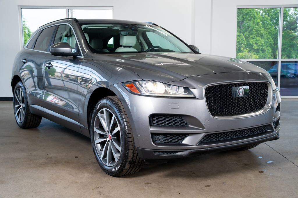 Used 2019 Jaguar F-PACE Prestige AWD/4WD image 6