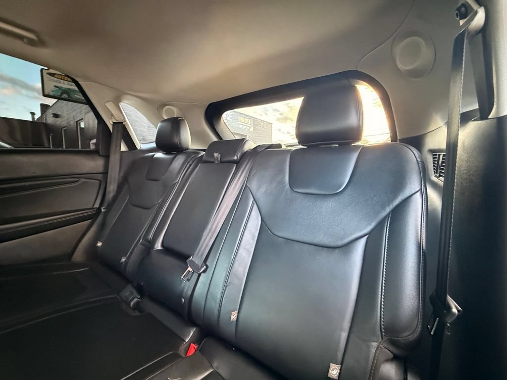 Used 2015 Ford Edge Titanium AWD/4WD image 31