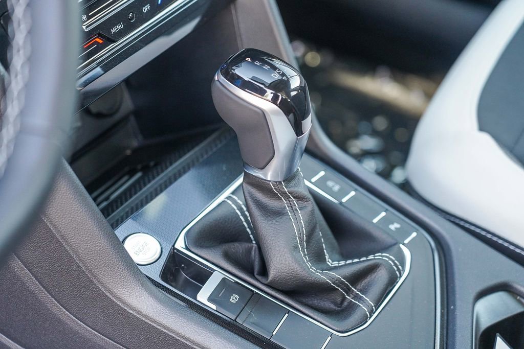 New 2025 Volkswagen Taos SE image 29