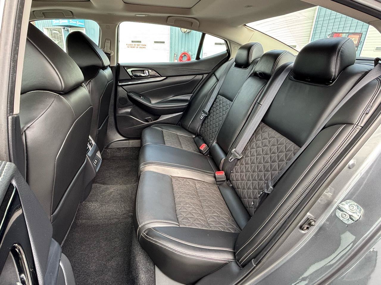 Used 2020 Nissan Maxima Platinum w/ Sport Mat Group FWD image 17