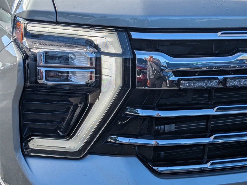 Used 2024 Chevrolet Silverado 2500 LTZ w/ LTZ Convenience Package image 9