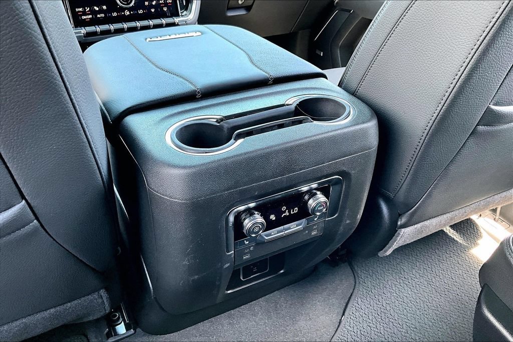 Used 2026 GMC Yukon Denali AWD/4WD image 10