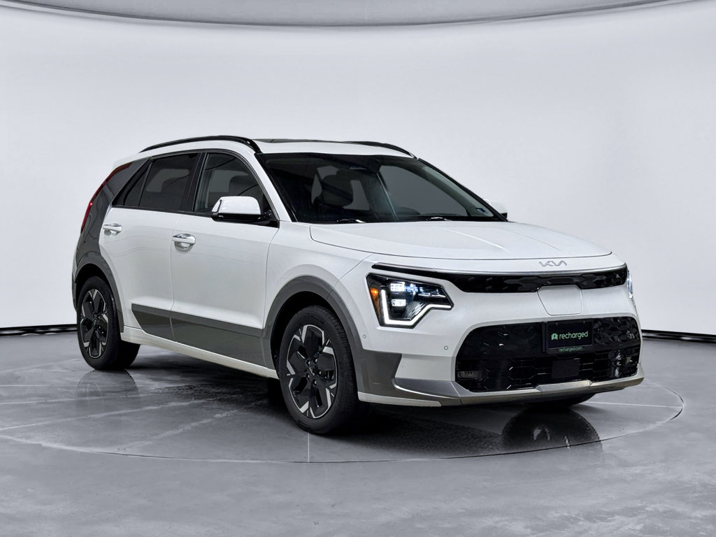 Used 2023 Kia Niro Wave w/ Wave Preserve Package FWD image 4