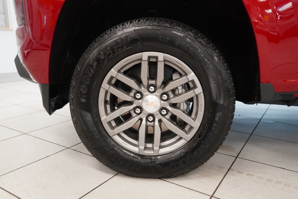Used 2025 Chevrolet Colorado LT w/ LT Convenience Package AWD/4WD image 16
