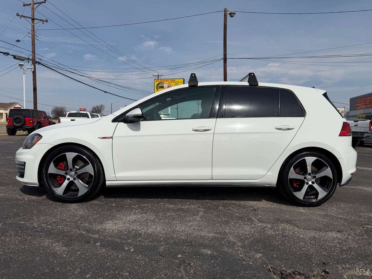 Used 2016 Volkswagen GTI SE w/ Lighting Package (SEL) FWD image 8