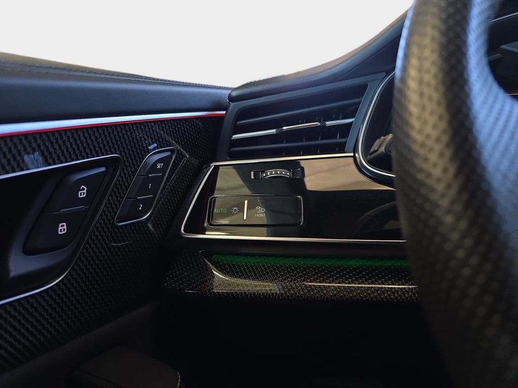 Used 2023 Audi SQ8 Prestige AWD/4WD image 29