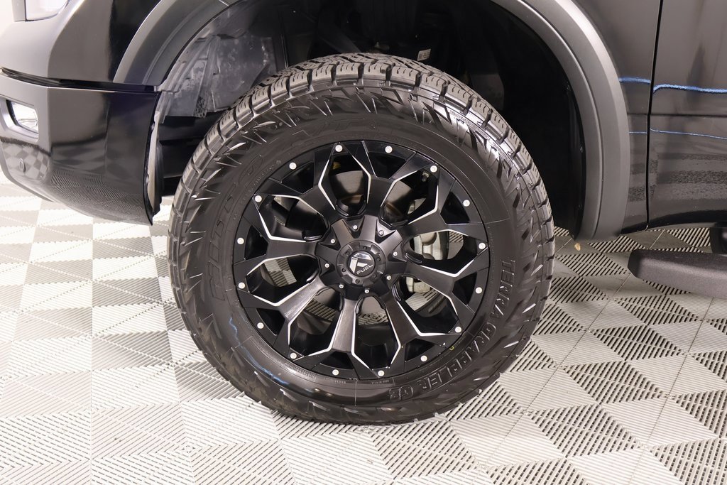 Used 2023 Nissan Titan PRO-4X w/ Pro-4x Convenience Package image 19