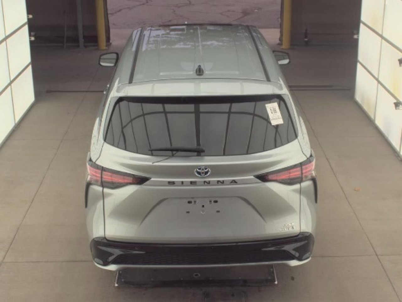 Used 2021 Toyota Sienna XSE image 7