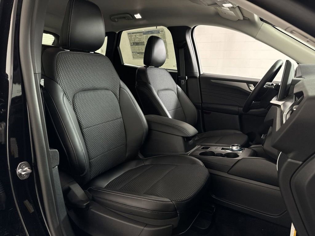 New 2025 Ford Escape SE FWD image 24