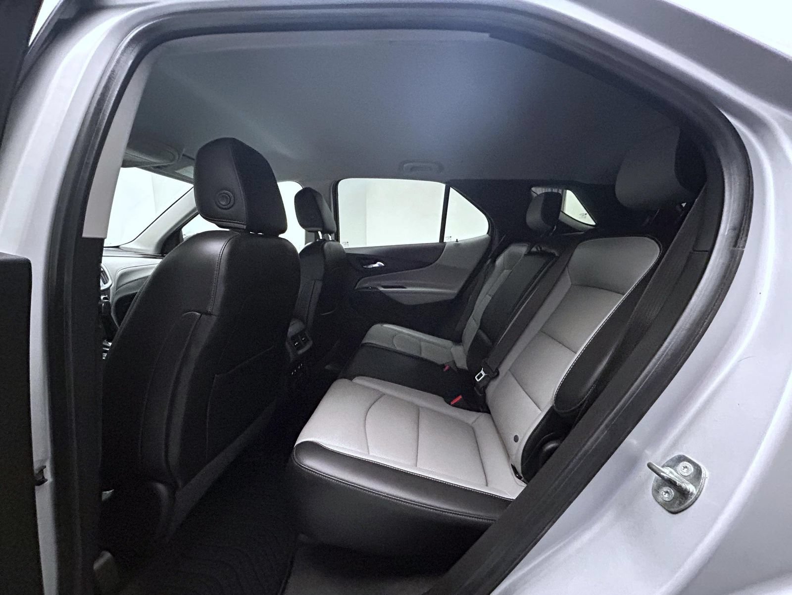 Used 2018 Chevrolet Equinox Premier AWD/4WD image 19